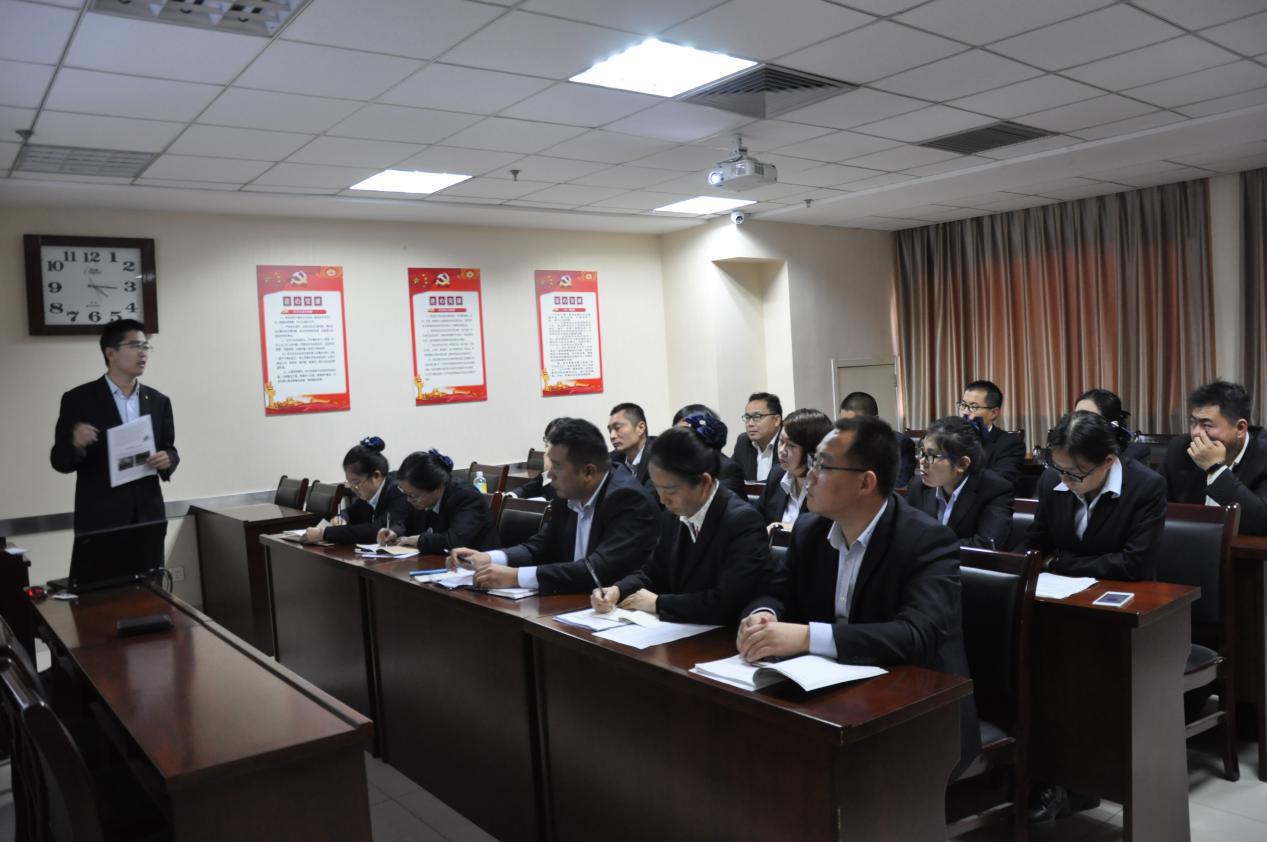 濟南連心物業(yè)有限公司舉行“標準建設(shè)年”暨綠化服務規(guī)范培訓